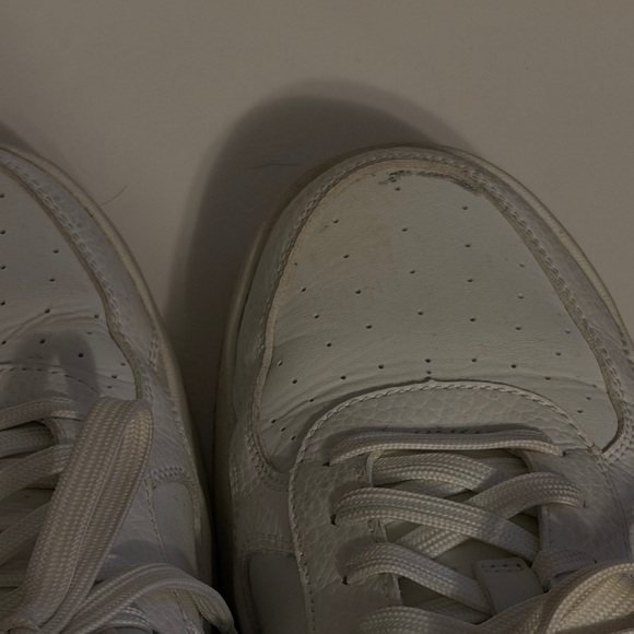 ALO Yoga White Athletic Shoes - Picture 5 of 5